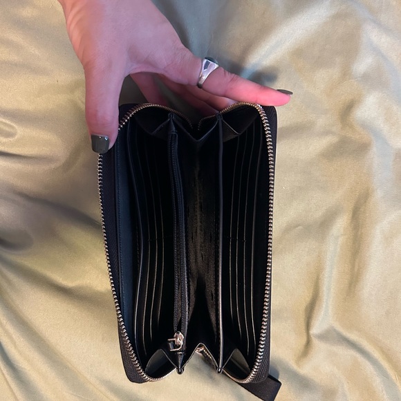 Kate spade bifold wallet - Picture 2 of 2